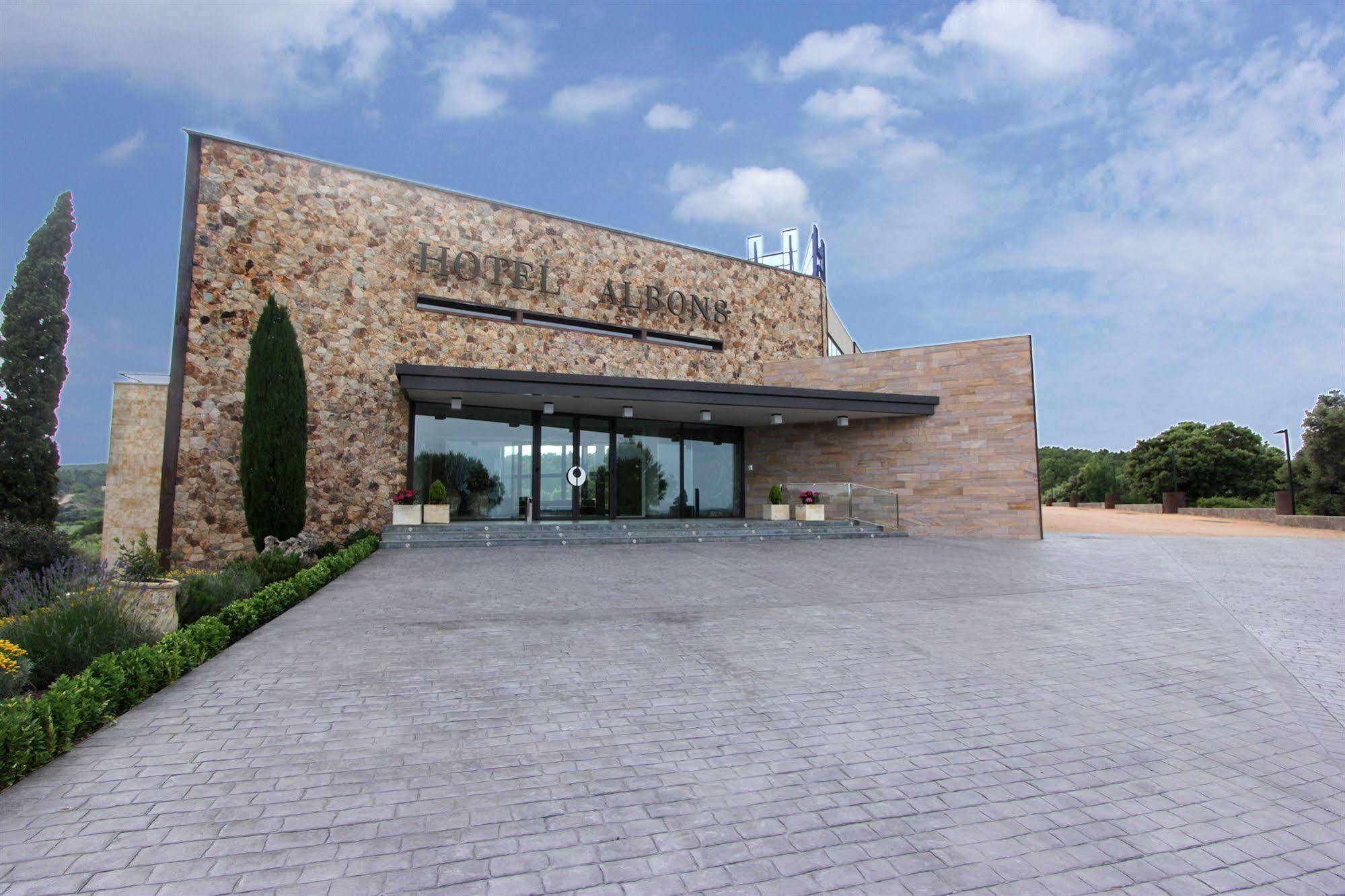 - Country Boutique Hotel